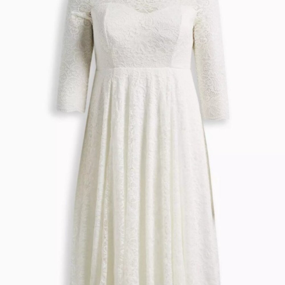 Plus Size Torrid Ivory Lace Tea-Length Wedding Dress Size 24 and Size 18 - Picture 4 of 13